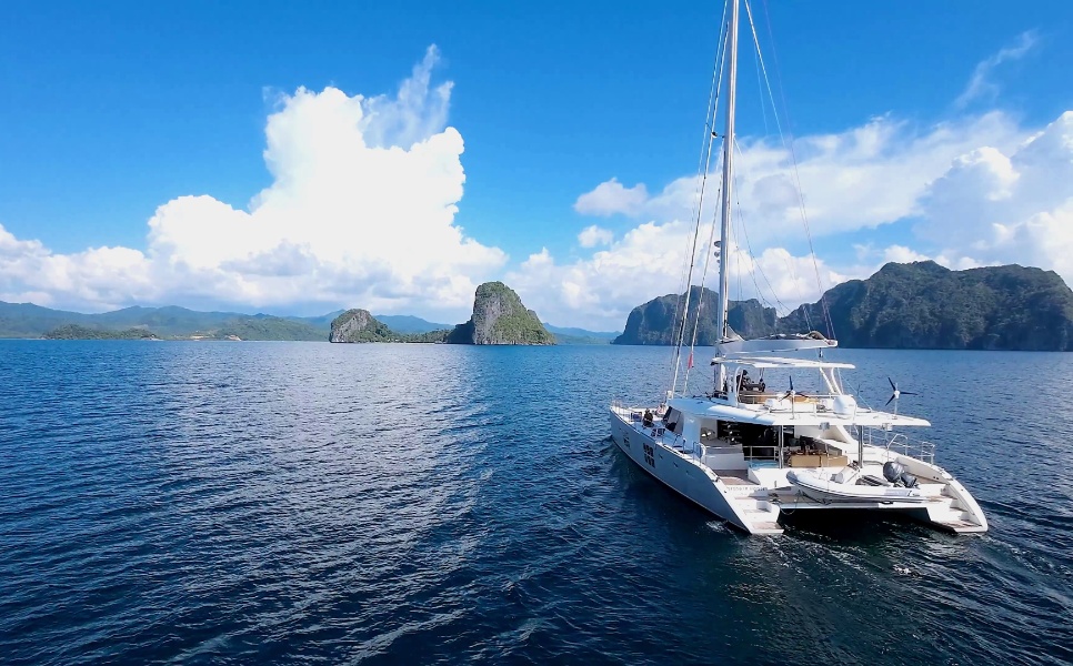 Southern lights Catamaran for rent Palawan (3)