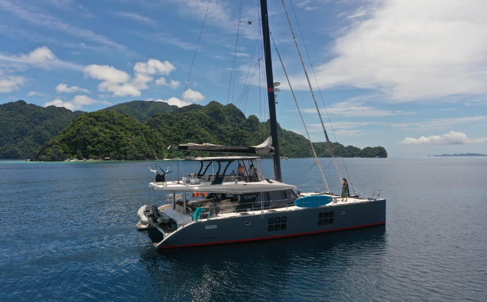 Southern lights Catamaran for rent Palawan (9)